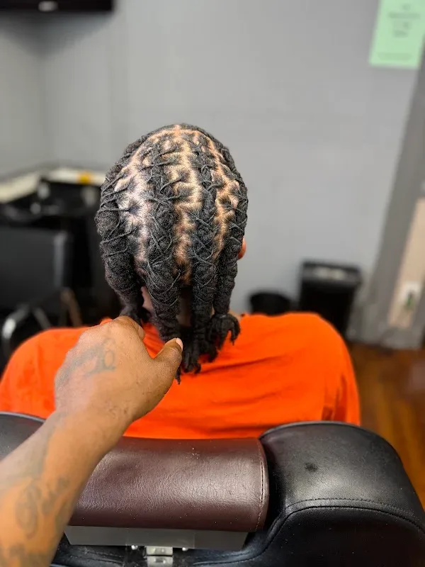 The B Spot Barber & Beauty Shop - Humble — Beauty salon in Humble